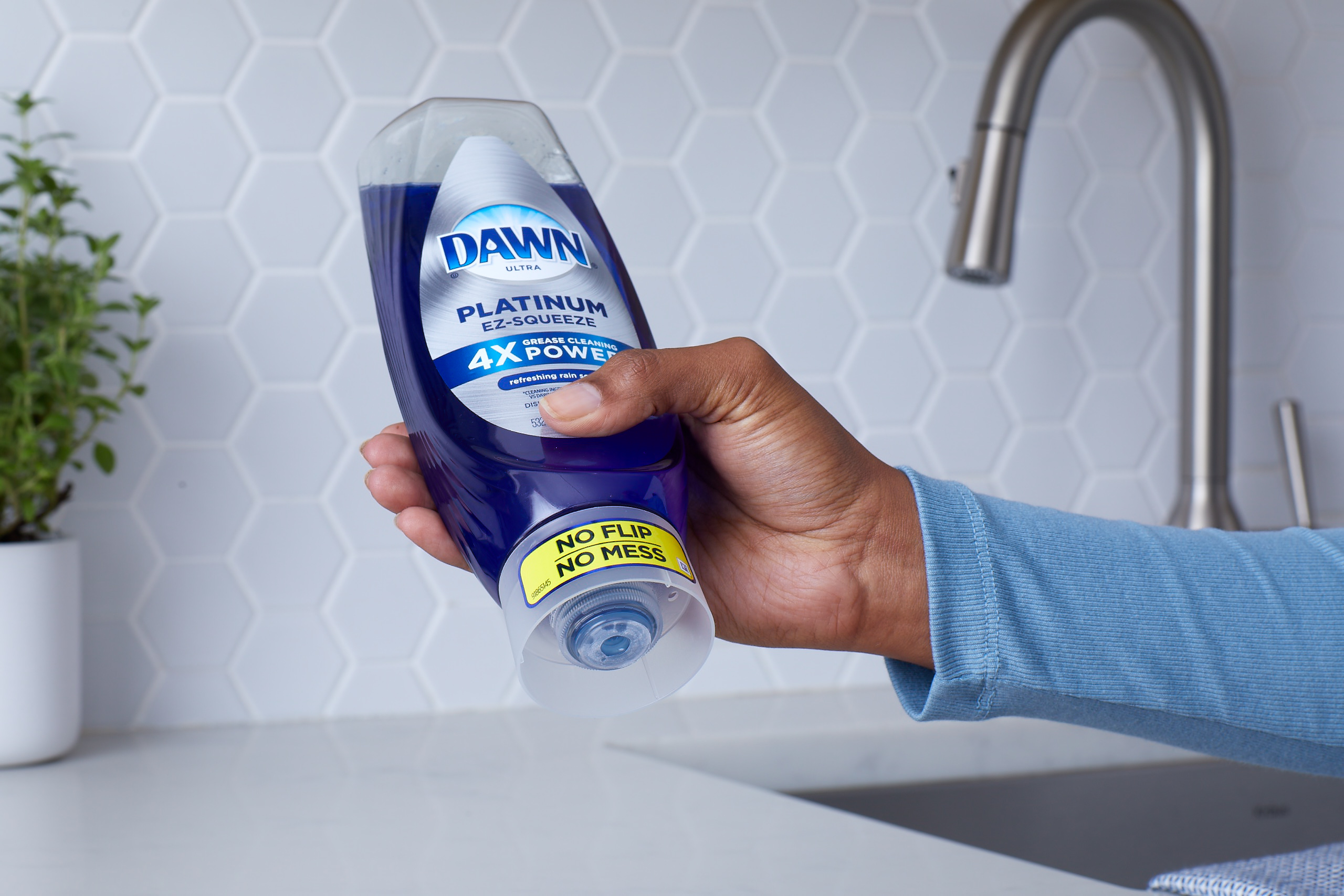 Dawn Introduces Upside-Down Dish Soap with Self-Sealing Valve to Help You  Get Dishes Done Faster